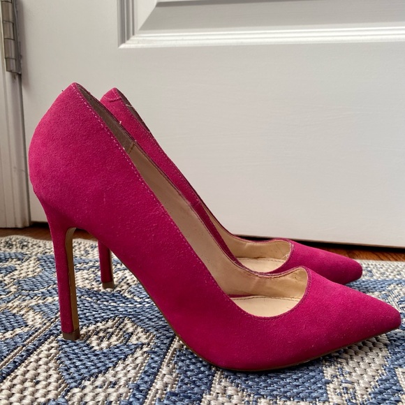 Beautiful suede fuchsia pink pumps- 4” - Picture 3 of 5